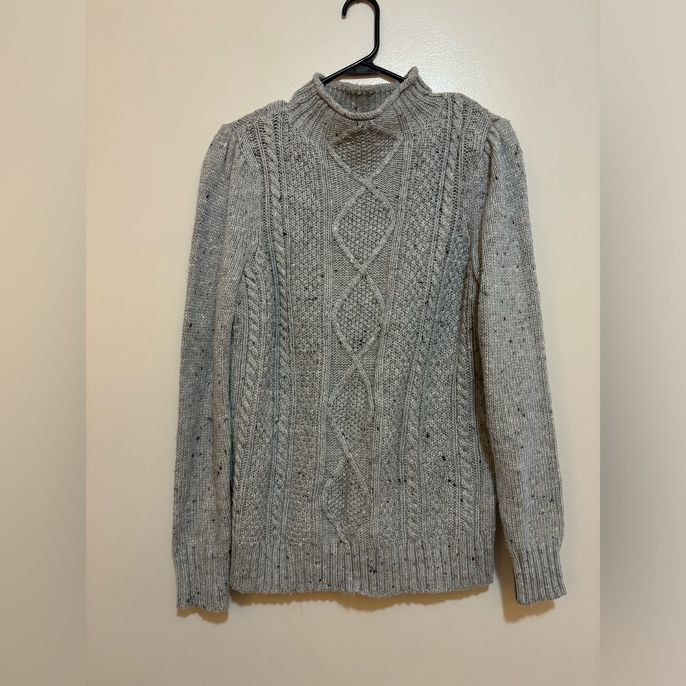 Talbots Women’s Large. Grey knit sweater